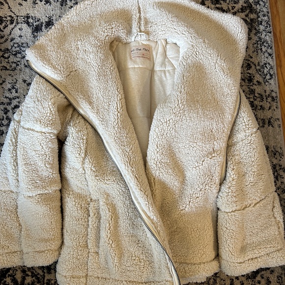 Free People - Cream Sherpa Jacket - only worn twice! - Picture 2 of 3
